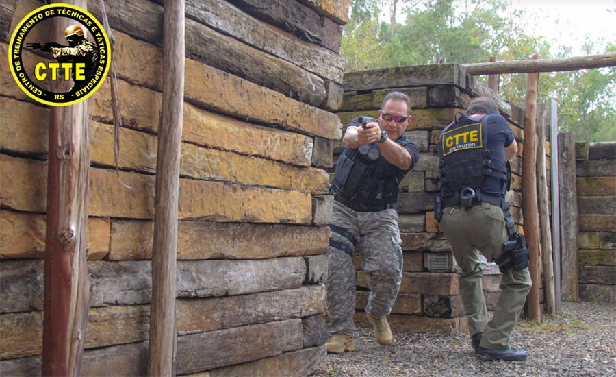 TÉCNICAS DE ENTRADA E DESLOCAMENTO EM AMBIENTE FECHADO - CQB