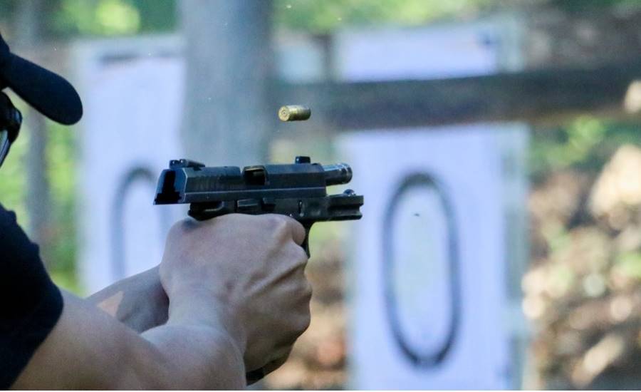 QUAL A ARMA IDEAL, 9MM, .40, OU .45 - COMO DOMINAR SEU RECUO.